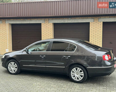 Коричневий Фольксваген Пассат, об'ємом двигуна 1.6 л та пробігом 270 тис. км за 6200 $, фото 2 на Automoto.ua