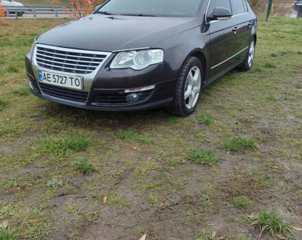 Коричневый Фольксваген Пассат, объемом двигателя 1.6 л и пробегом 350 тыс. км за 5800 $, фото 2 на Automoto.ua