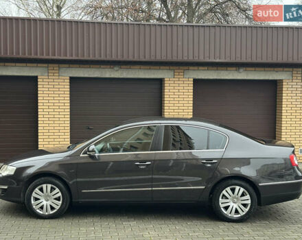 Коричневий Фольксваген Пассат, об'ємом двигуна 1.6 л та пробігом 270 тис. км за 6200 $, фото 1 на Automoto.ua