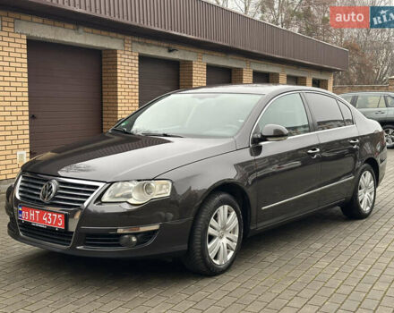 Коричневий Фольксваген Пассат, об'ємом двигуна 1.6 л та пробігом 270 тис. км за 6200 $, фото 4 на Automoto.ua