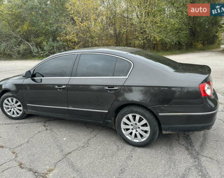 Коричневый Фольксваген Пассат, объемом двигателя 1.97 л и пробегом 300 тыс. км за 5400 $, фото 3 на Automoto.ua