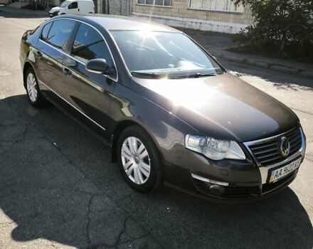 Фольксваген Пассат 2007 в Киеве на Automoto.ua Коричневый Фольксваген Пассат, объемом двигателя 2 л и пробегом 320 тыс. км за 6300 $, фото 1 на Automoto.ua