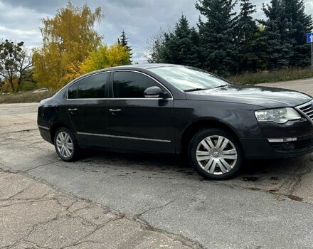 Коричневый Фольксваген Пассат, объемом двигателя 2 л и пробегом 225 тыс. км за 5800 $, фото 1 на Automoto.ua