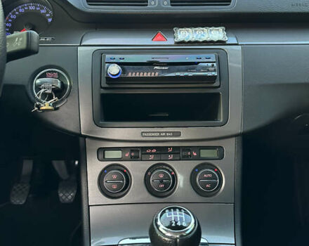 Коричневый Фольксваген Пассат, объемом двигателя 1.8 л и пробегом 80 тыс. км за 10000 $, фото 19 на Automoto.ua