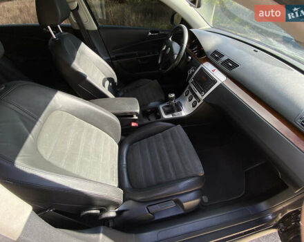 Коричневый Фольксваген Пассат, объемом двигателя 1.8 л и пробегом 210 тыс. км за 7200 $, фото 32 на Automoto.ua