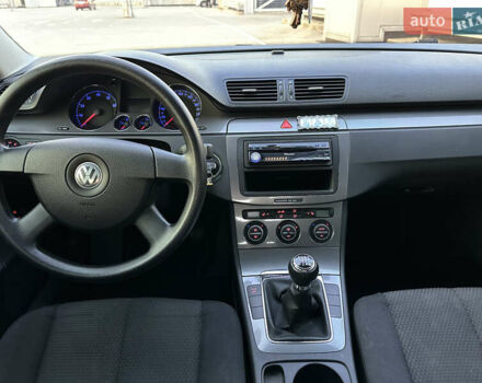 Коричневый Фольксваген Пассат, объемом двигателя 1.8 л и пробегом 80 тыс. км за 10000 $, фото 18 на Automoto.ua