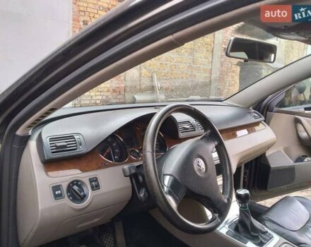 Коричневий Фольксваген Пассат, об'ємом двигуна 1.78 л та пробігом 249 тис. км за 6900 $, фото 3 на Automoto.ua