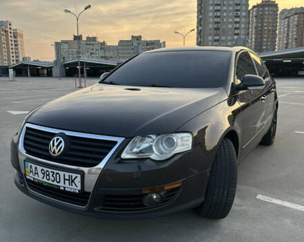 Коричневый Фольксваген Пассат, объемом двигателя 1.8 л и пробегом 80 тыс. км за 10000 $, фото 5 на Automoto.ua