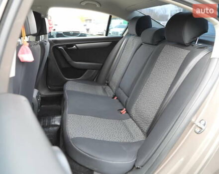 Коричневый Фольксваген Пассат, объемом двигателя 1.8 л и пробегом 185 тыс. км за 11500 $, фото 5 на Automoto.ua