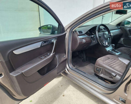 Коричневий Фольксваген Пассат, об'ємом двигуна 1.97 л та пробігом 301 тис. км за 9999 $, фото 10 на Automoto.ua