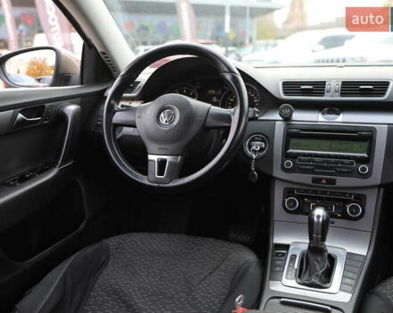 Коричневый Фольксваген Пассат, объемом двигателя 1.8 л и пробегом 185 тыс. км за 11500 $, фото 11 на Automoto.ua