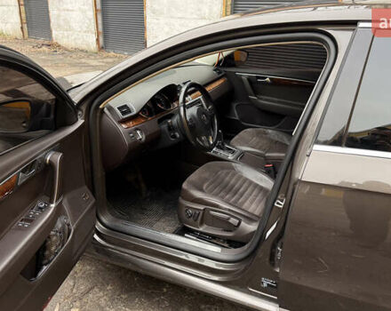 Коричневый Фольксваген Пассат, объемом двигателя 1.97 л и пробегом 195 тыс. км за 13900 $, фото 12 на Automoto.ua