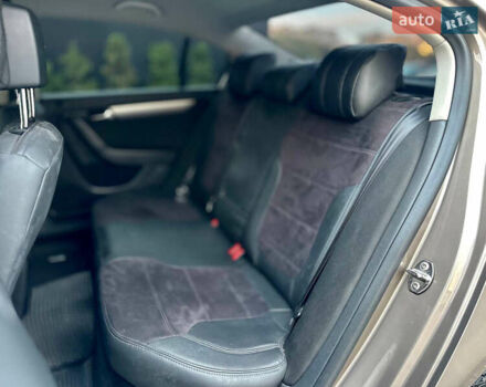 Фольксваген Пассат 2011 в Киеве на Automoto.ua Коричневый Фольксваген Пассат, объемом двигателя 1.8 л и пробегом 188 тыс. км за 8400 $, фото 33 на Automoto.ua