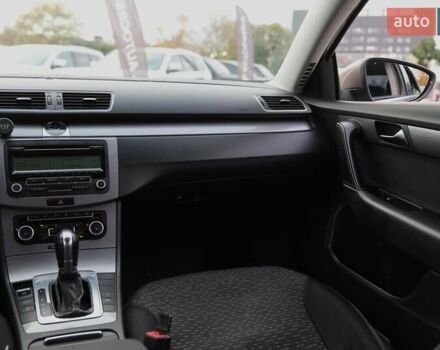 Коричневый Фольксваген Пассат, объемом двигателя 1.8 л и пробегом 185 тыс. км за 11500 $, фото 12 на Automoto.ua