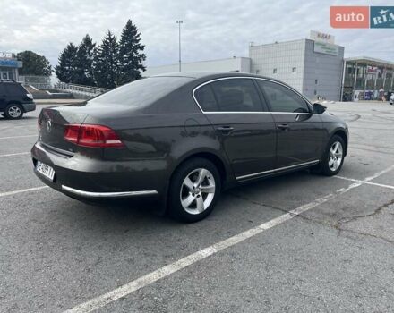 Коричневий Фольксваген Пассат, об'ємом двигуна 1.8 л та пробігом 211 тис. км за 11000 $, фото 4 на Automoto.ua