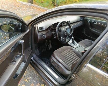 Коричневый Фольксваген Пассат, объемом двигателя 1.8 л и пробегом 247 тыс. км за 11500 $, фото 4 на Automoto.ua