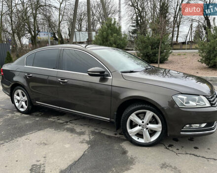 Коричневий Фольксваген Пассат, об'ємом двигуна 1.8 л та пробігом 249 тис. км за 11000 $, фото 1 на Automoto.ua