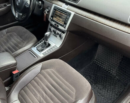 Коричневий Фольксваген Пассат, об'ємом двигуна 1.8 л та пробігом 249 тис. км за 11000 $, фото 19 на Automoto.ua