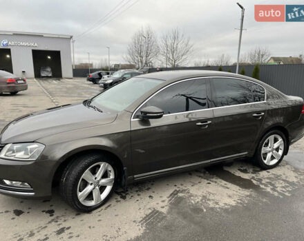 Коричневий Фольксваген Пассат, об'ємом двигуна 1.8 л та пробігом 249 тис. км за 11000 $, фото 4 на Automoto.ua