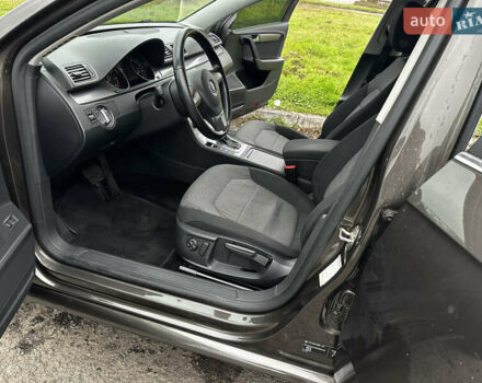 Коричневый Фольксваген Пассат, объемом двигателя 1.78 л и пробегом 196 тыс. км за 8500 $, фото 12 на Automoto.ua