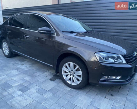 Фольксваген Пассат 2013 в Житомире на Automoto.ua Коричневый Фольксваген Пассат, объемом двигателя 2 л и пробегом 292 тыс. км за 11500 $, фото 2 на Automoto.ua