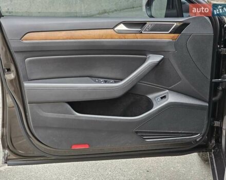 Коричневий Фольксваген Пассат, об'ємом двигуна 1.97 л та пробігом 188 тис. км за 19999 $, фото 15 на Automoto.ua