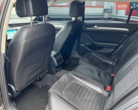 Коричневый Фольксваген Пассат, объемом двигателя 1.97 л и пробегом 185 тыс. км за 17000 $, фото 20 на Automoto.ua