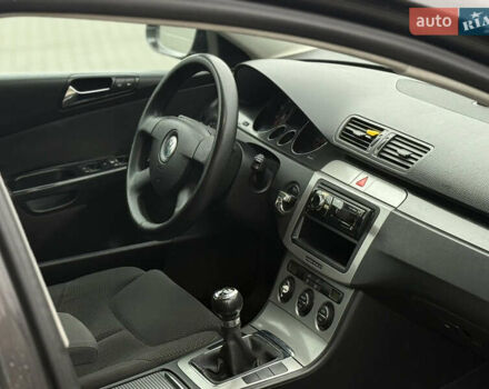 Коричневый Фольксваген Пассат, объемом двигателя 2 л и пробегом 280 тыс. км за 4999 $, фото 9 на Automoto.ua