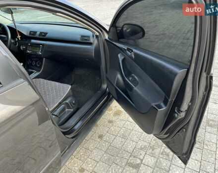 Коричневий Фольксваген Пассат, об'ємом двигуна 1.6 л та пробігом 290 тис. км за 4900 $, фото 13 на Automoto.ua