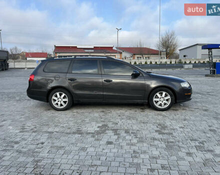 Коричневий Фольксваген Пассат, об'ємом двигуна 1.6 л та пробігом 290 тис. км за 4900 $, фото 3 на Automoto.ua