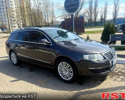 Коричневый Фольксваген Пассат, объемом двигателя 3.2 л и пробегом 340 тыс. км за 5900 $, фото 3 на Automoto.ua