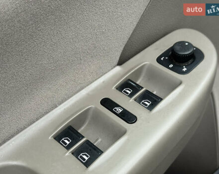 Коричневий Фольксваген Пассат, об'ємом двигуна 2 л та пробігом 262 тис. км за 5699 $, фото 8 на Automoto.ua