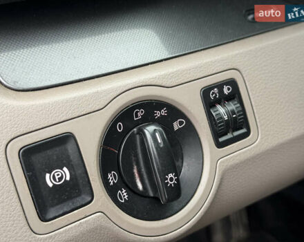 Коричневий Фольксваген Пассат, об'ємом двигуна 2 л та пробігом 262 тис. км за 5699 $, фото 9 на Automoto.ua