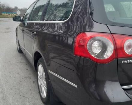 Коричневий Фольксваген Пассат, об'ємом двигуна 2 л та пробігом 286 тис. км за 7700 $, фото 5 на Automoto.ua