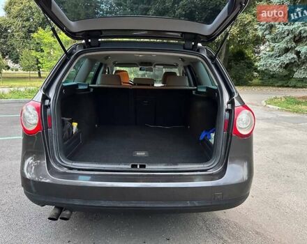 Коричневый Фольксваген Пассат, объемом двигателя 1.8 л и пробегом 280 тыс. км за 5799 $, фото 13 на Automoto.ua