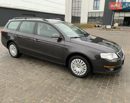 Коричневый Фольксваген Пассат, объемом двигателя 1.4 л и пробегом 187 тыс. км за 8500 $, фото 2 на Automoto.ua