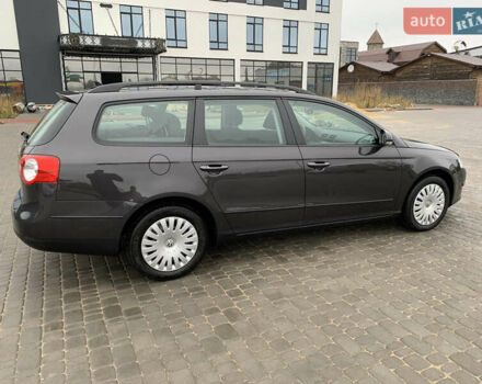 Коричневый Фольксваген Пассат, объемом двигателя 1.4 л и пробегом 187 тыс. км за 8500 $, фото 4 на Automoto.ua