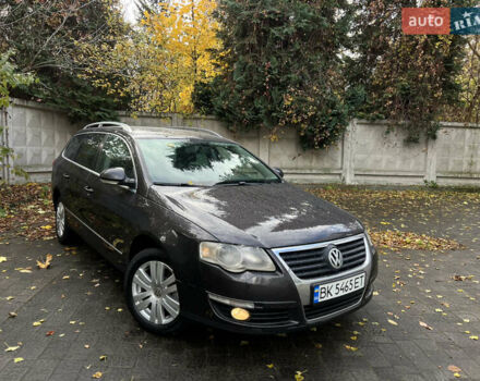 Фольксваген Пассат 2009 в Ровно на Automoto.ua Коричневый Фольксваген Пассат, объемом двигателя 1.9 л и пробегом 249 тыс. км за 5650 $, фото 3 на Automoto.ua