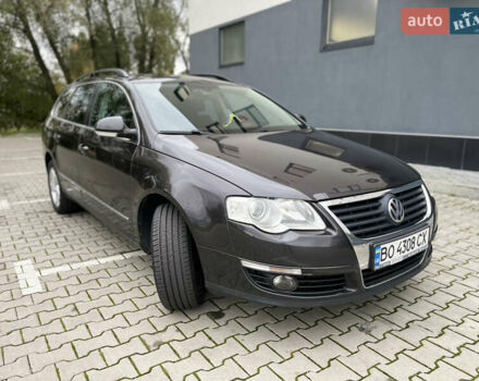 Коричневый Фольксваген Пассат, объемом двигателя 1.97 л и пробегом 302 тыс. км за 8500 $, фото 1 на Automoto.ua
