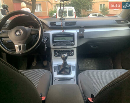 Коричневый Фольксваген Пассат, объемом двигателя 1.97 л и пробегом 298 тыс. км за 7000 $, фото 29 на Automoto.ua