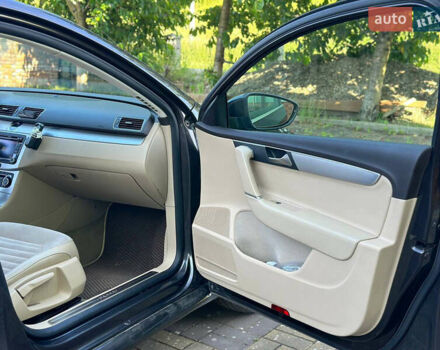 Коричневый Фольксваген Пассат, объемом двигателя 1.97 л и пробегом 244 тыс. км за 10800 $, фото 15 на Automoto.ua