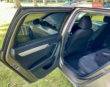 Коричневий Фольксваген Пассат, об'ємом двигуна 1.6 л та пробігом 268 тис. км за 7999 $, фото 22 на Automoto.ua