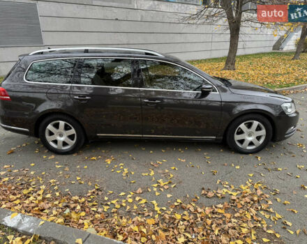 Коричневый Фольксваген Пассат, объемом двигателя 2 л и пробегом 290 тыс. км за 10500 $, фото 1 на Automoto.ua