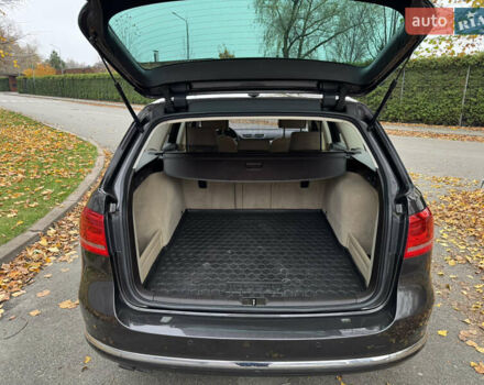 Коричневый Фольксваген Пассат, объемом двигателя 2 л и пробегом 290 тыс. км за 10500 $, фото 11 на Automoto.ua