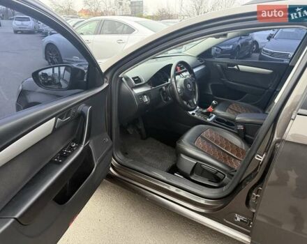 Коричневый Фольксваген Пассат, объемом двигателя 1.6 л и пробегом 250 тыс. км за 9999 $, фото 12 на Automoto.ua