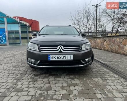 Коричневый Фольксваген Пассат, объемом двигателя 2 л и пробегом 325 тыс. км за 10500 $, фото 5 на Automoto.ua