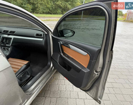 Коричневый Фольксваген Пассат, объемом двигателя 1.6 л и пробегом 285 тыс. км за 10200 $, фото 12 на Automoto.ua