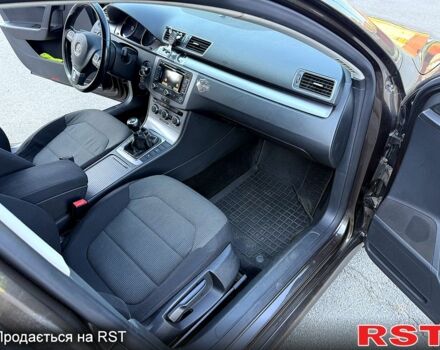 Коричневий Фольксваген Пассат, об'ємом двигуна 1.6 л та пробігом 250 тис. км за 8500 $, фото 6 на Automoto.ua