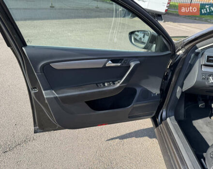 Коричневый Фольксваген Пассат, объемом двигателя 1.97 л и пробегом 238 тыс. км за 12800 $, фото 14 на Automoto.ua