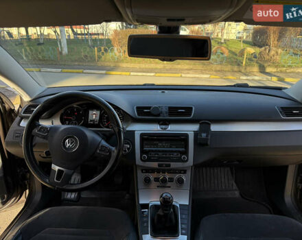 Коричневый Фольксваген Пассат, объемом двигателя 1.97 л и пробегом 231 тыс. км за 12000 $, фото 4 на Automoto.ua
